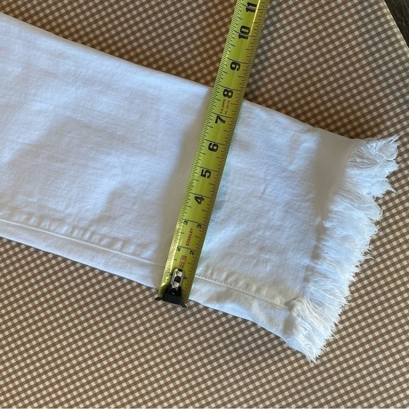 FRAME Le High Straight Blanc white jeans raw hem. Size 32 - Picture 13 of 16